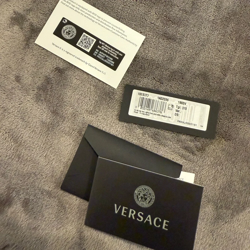 🆕 Versace Medusa Black Patent Vernis Leather Slingback Sleek Pump